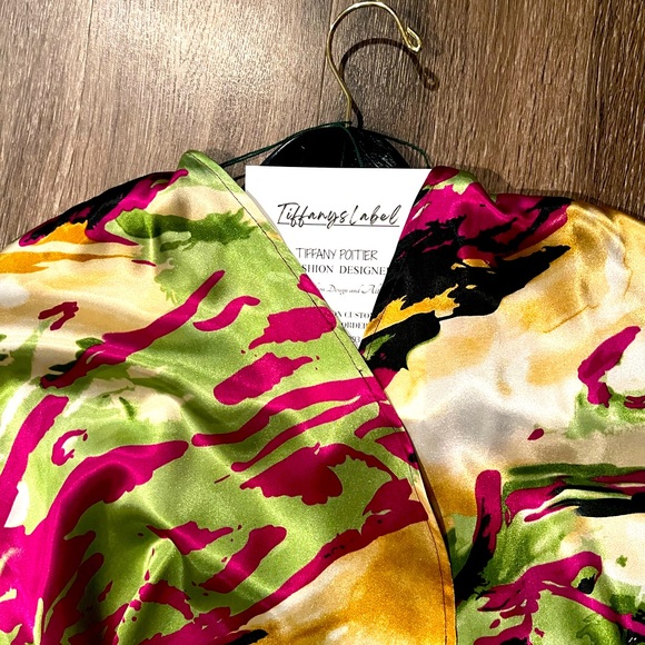 TIFFANYSLABEL PRINTED COLORFUL KIMONO TOP/WRAP SIZE:SMALL-LARGE - Picture 4 of 7